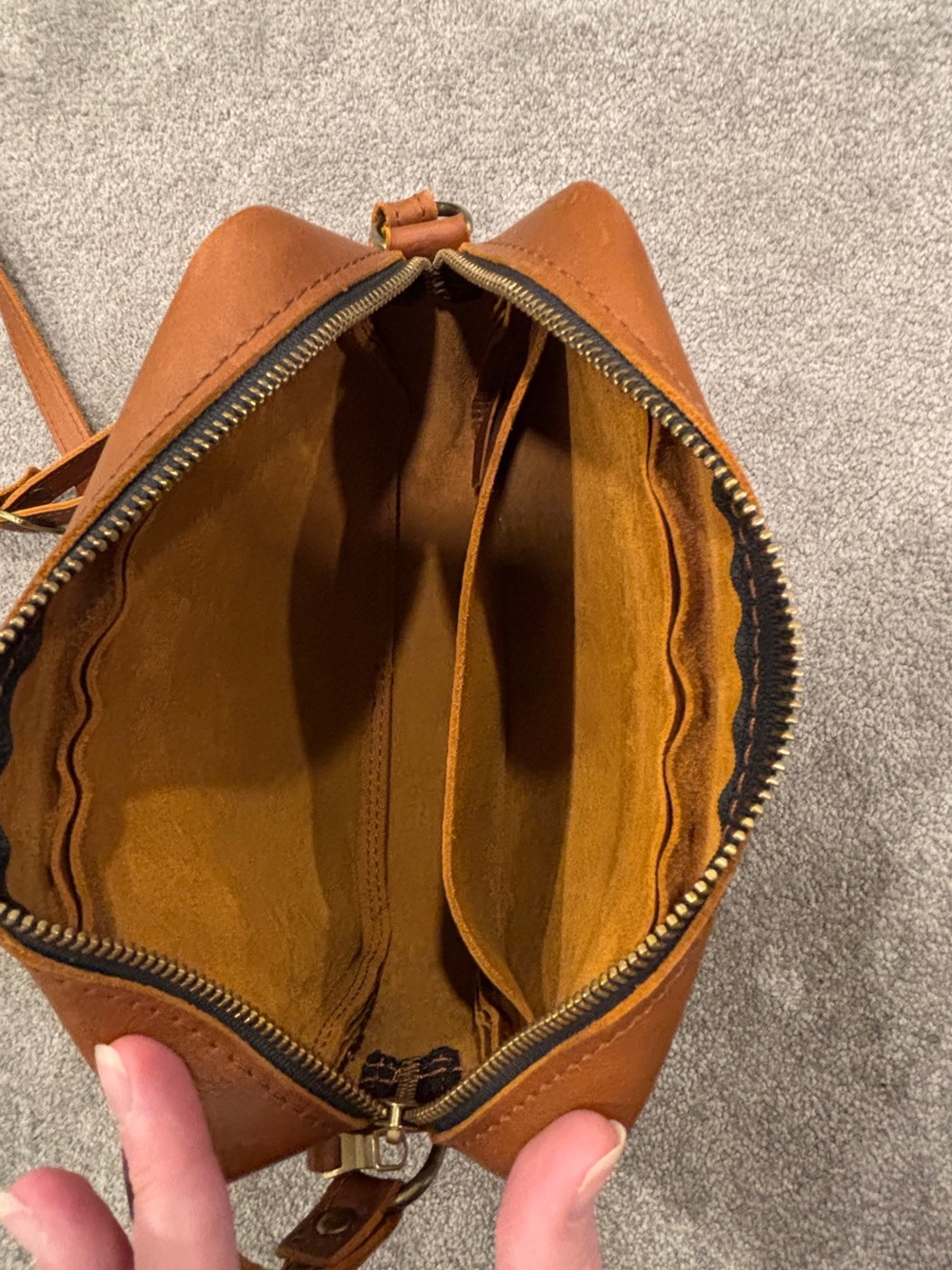 Portland Leather large Toaster Camera Crossbody Bag in honey - Picture 4 of 5